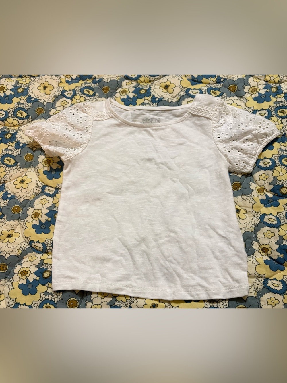 jumping beans girls size 3t solid white top with lace sleeves
